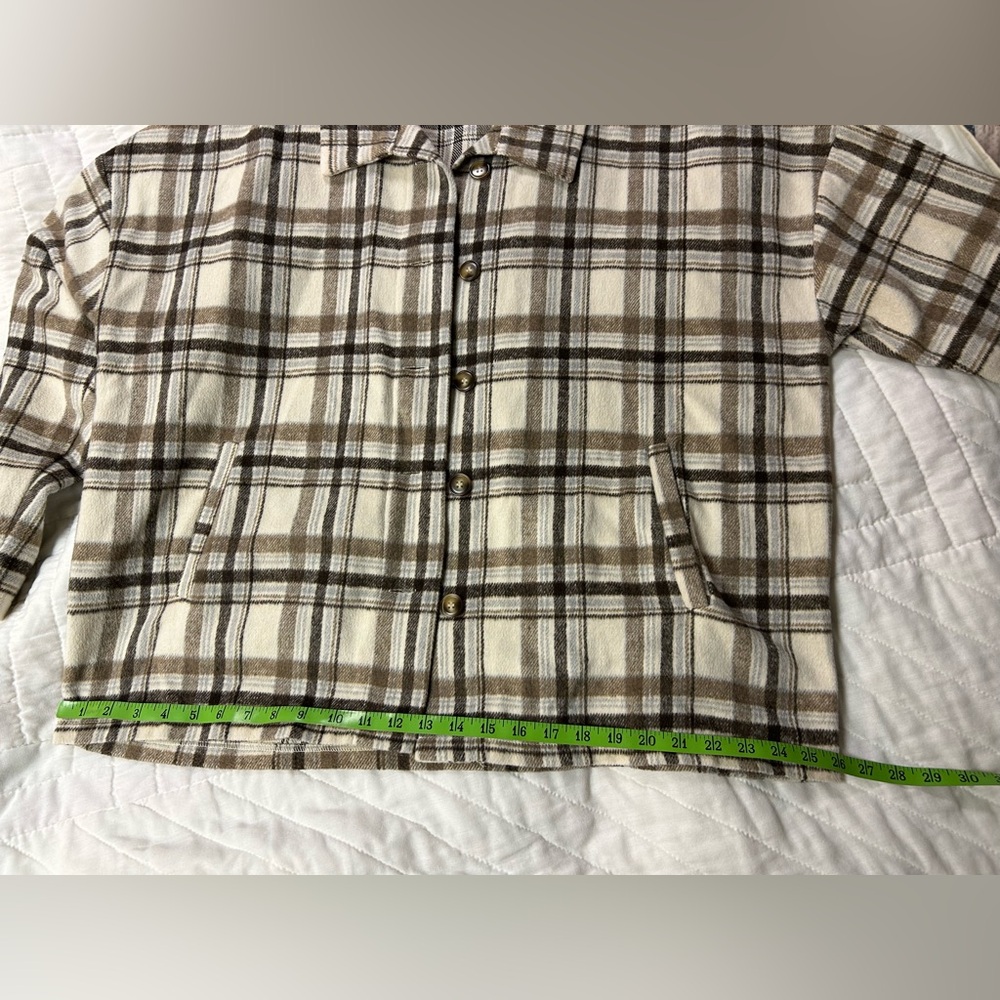 Shacket. Size Large - Picture 4 of 7